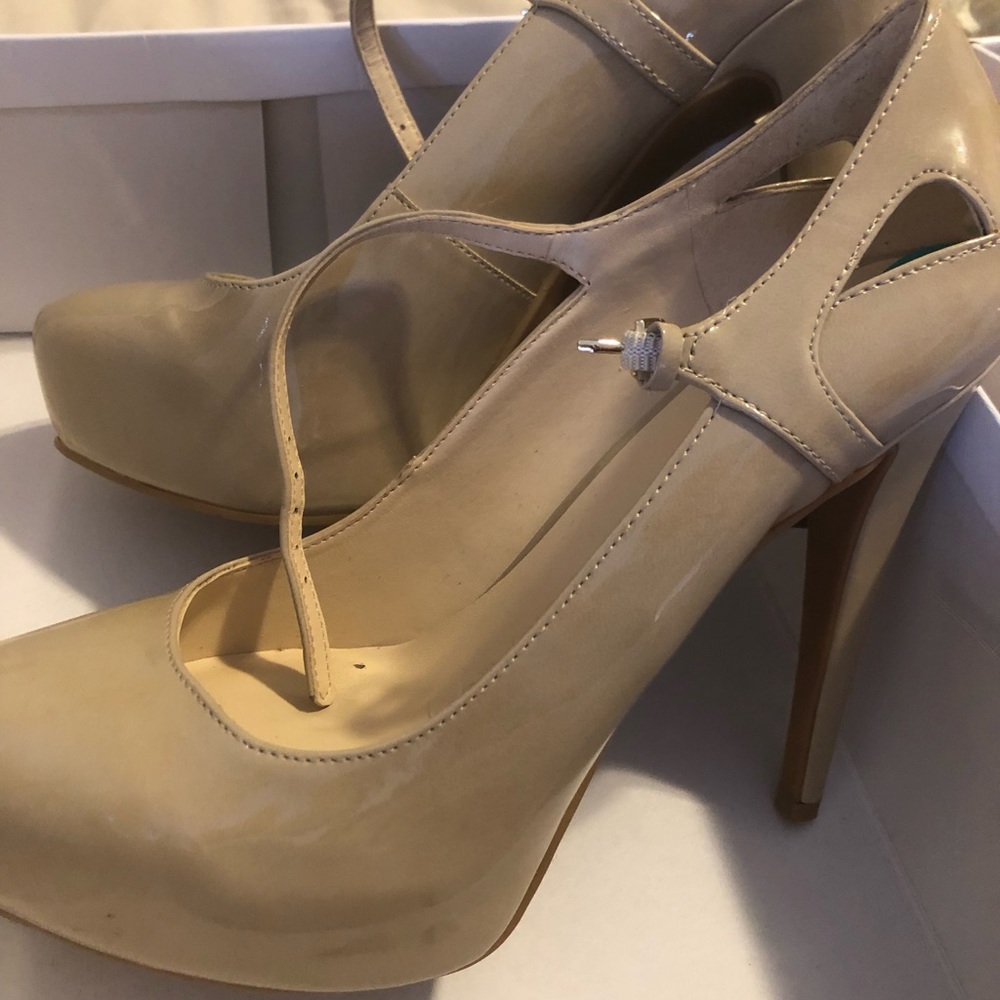 Nine West Women’s Platform Heels - Picture 2 of 3